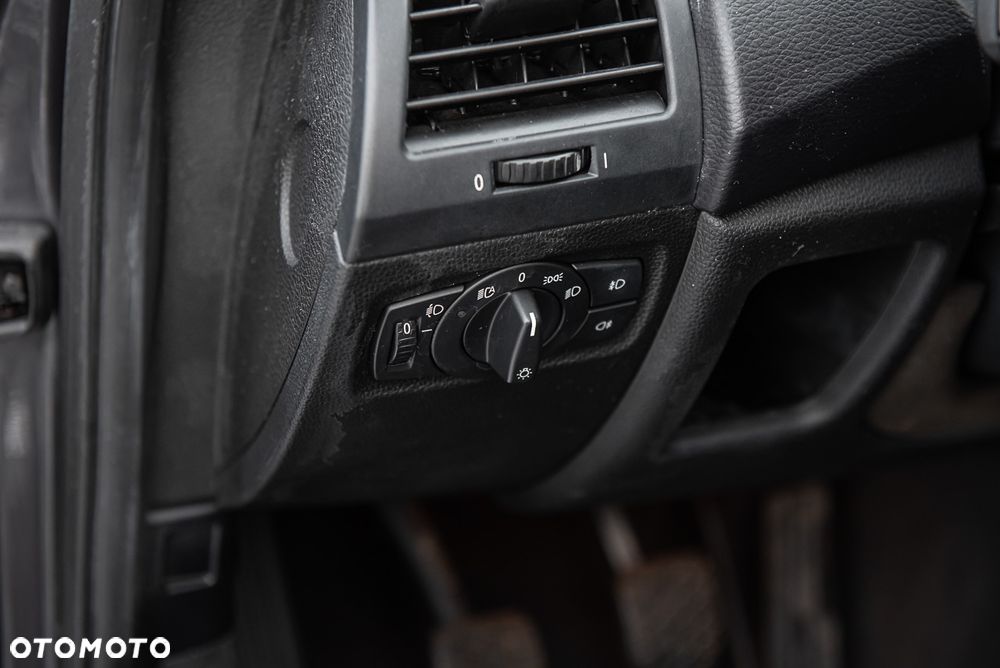 BMW Seria 1 120d DPF Edition Sport - 17