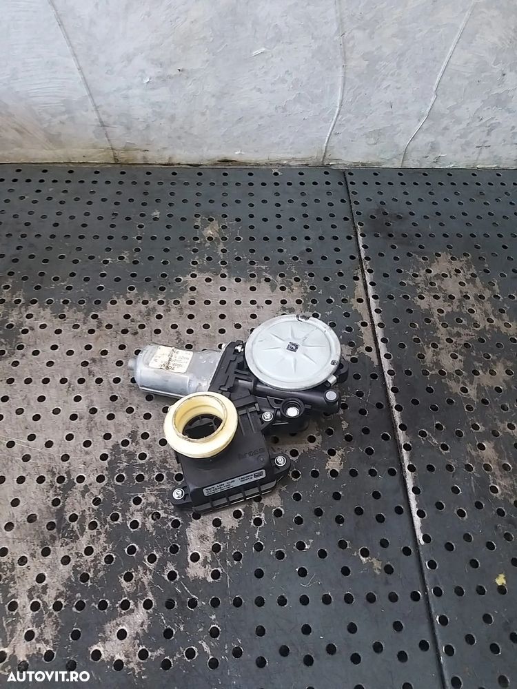 Motoras macara stanga spate toyota verso r2 c14345100 698400f041 - 3