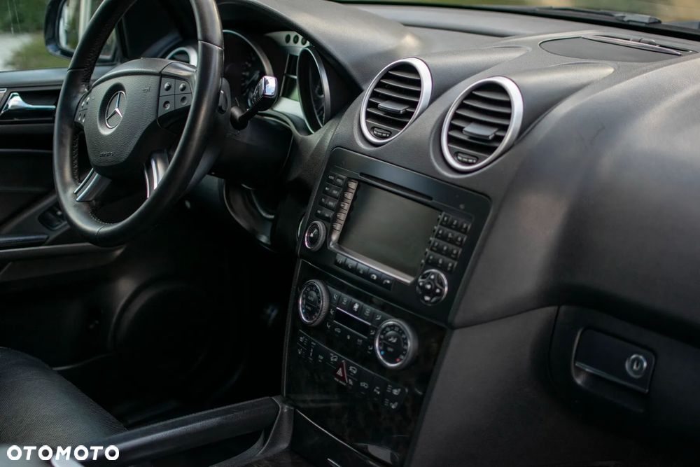 Mercedes-Benz ML 320 CDI 4Matic 7G-TRONIC DPF Edition 10 - 36