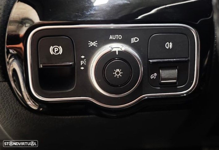 Mercedes-Benz A 180 d AMG Line - 25