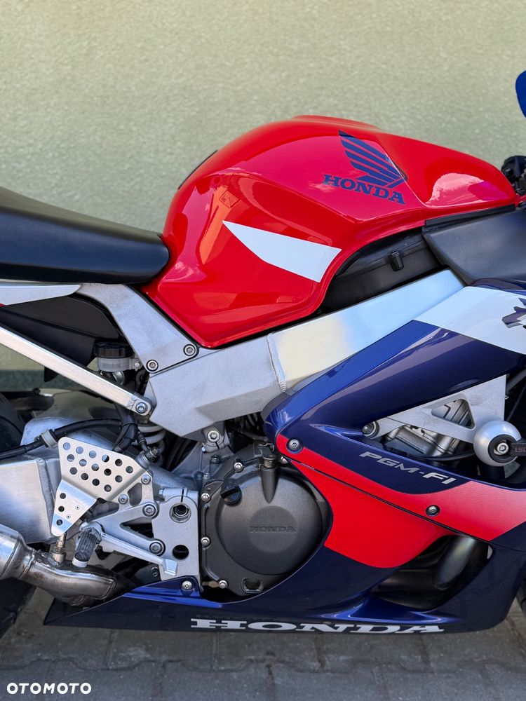 Honda CBR - 9