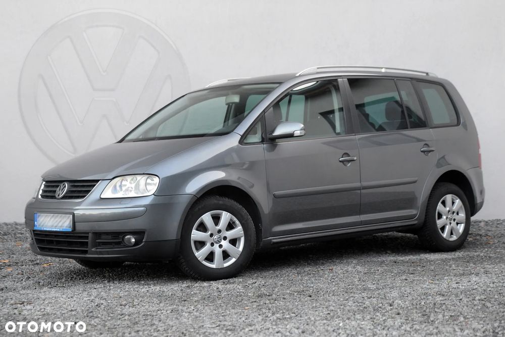 Volkswagen Touran 2.0 TDI Trendline DSG - 1