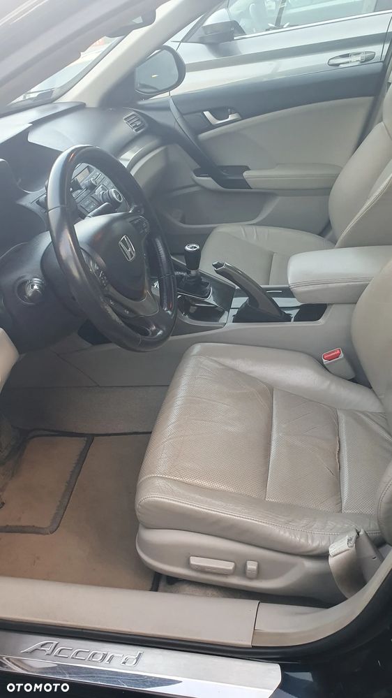 Honda Accord 2.4 Executive Nav - 14