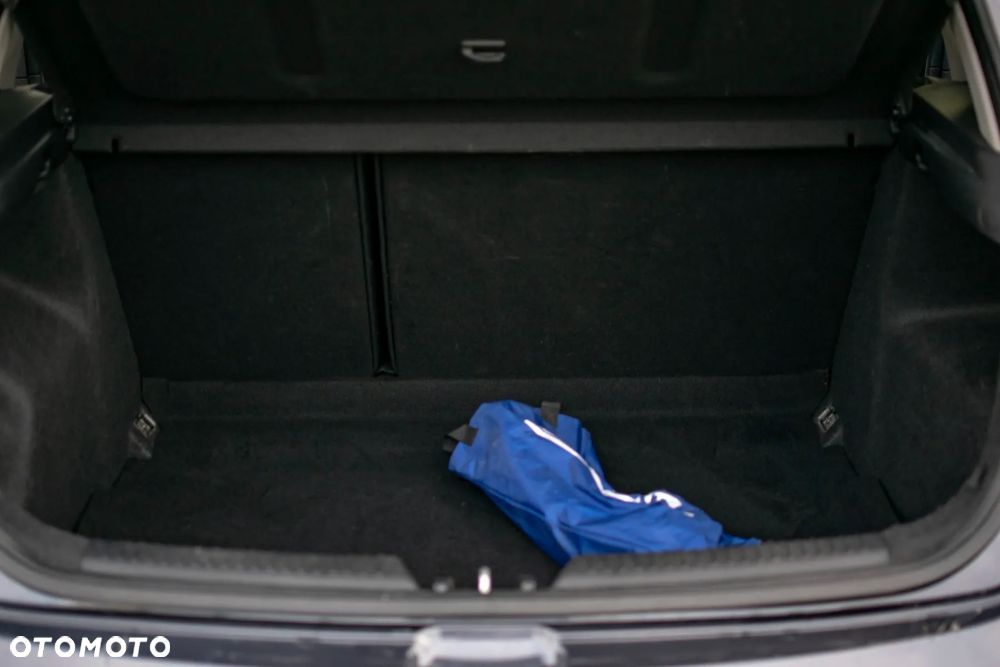 Kia Ceed - 33