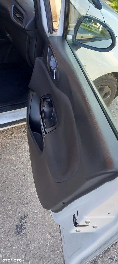 Opel Corsa - 8
