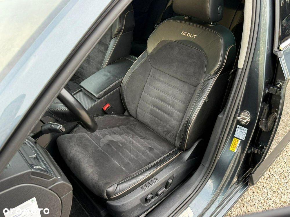 Skoda Superb 2.0 TDI SCR 4x4 Scout DSG - 12