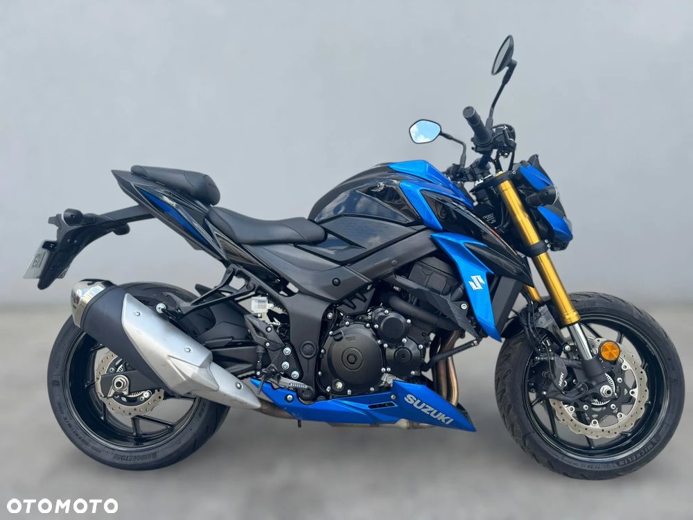 Suzuki GSX - 2