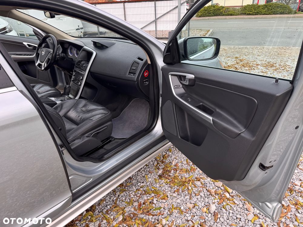 Volvo XC 60 D3 R Design - 24