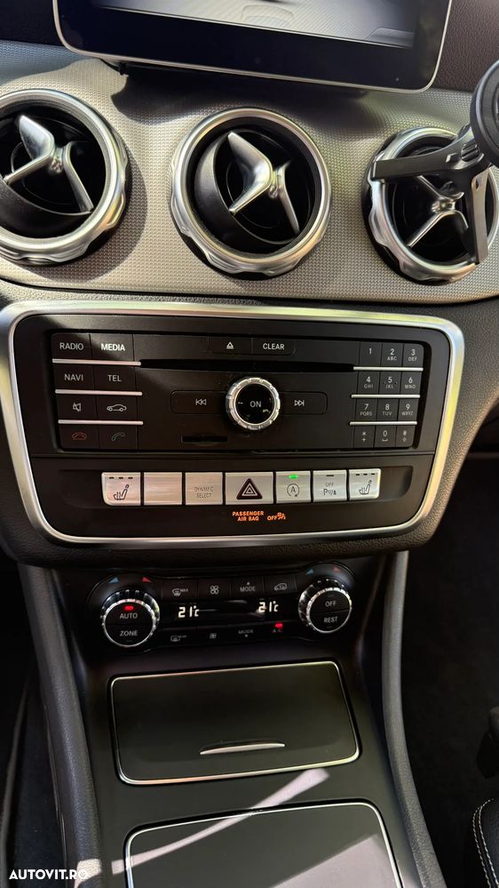 Mercedes-Benz GLA 180 7G-DCT StreetStyle - 14