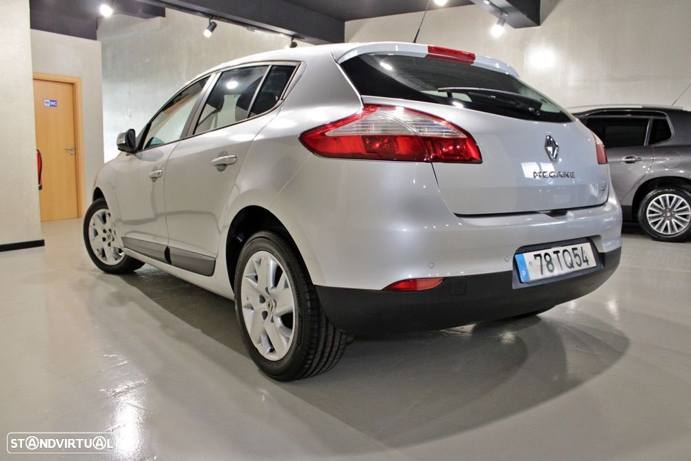 Renault Mégane 1.5 dCi Dynamique S EDC — fotografia 13