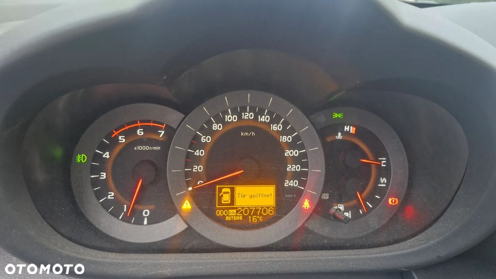 Toyota RAV4 2.2 D-4D 4x4 - 12