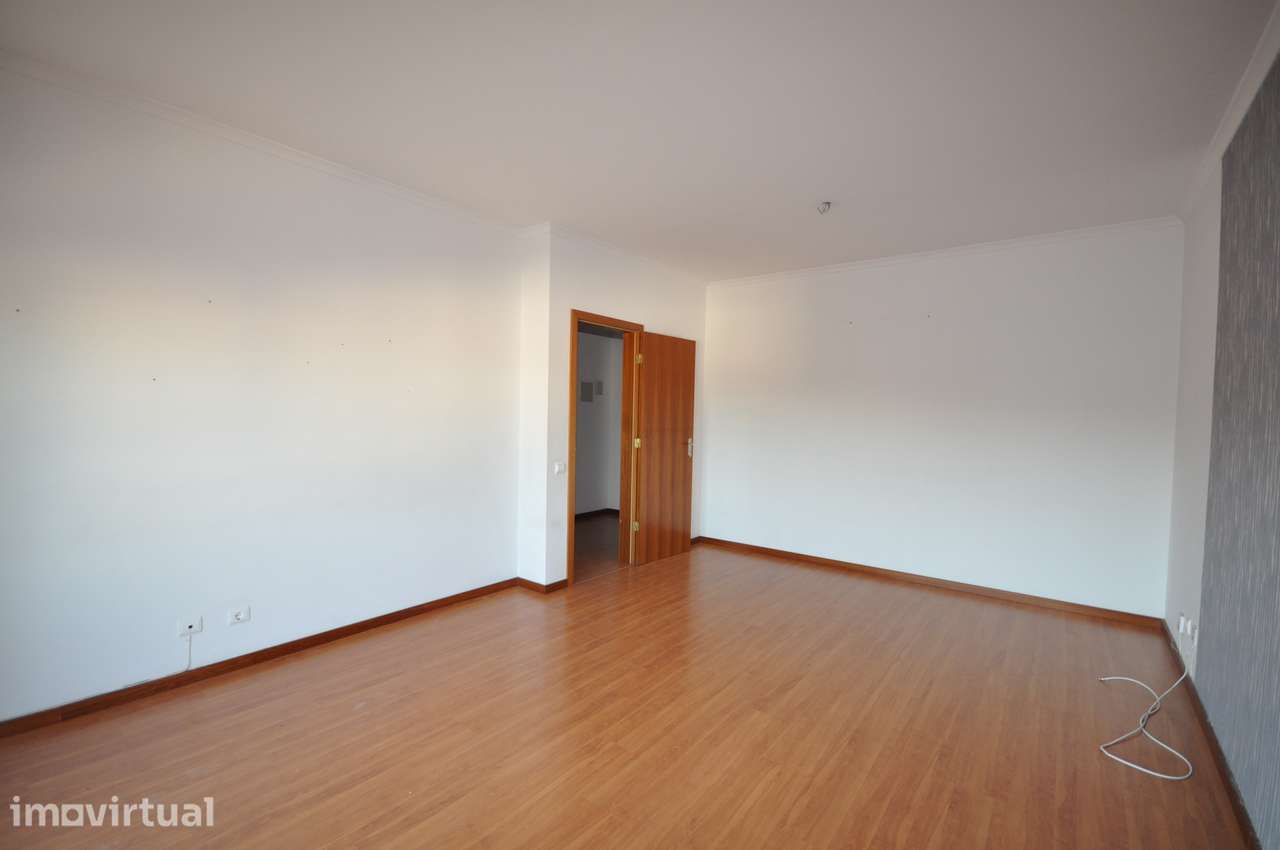 Apartamento em Alenquer, Santo Estêvão - Grande imagem: 4/24