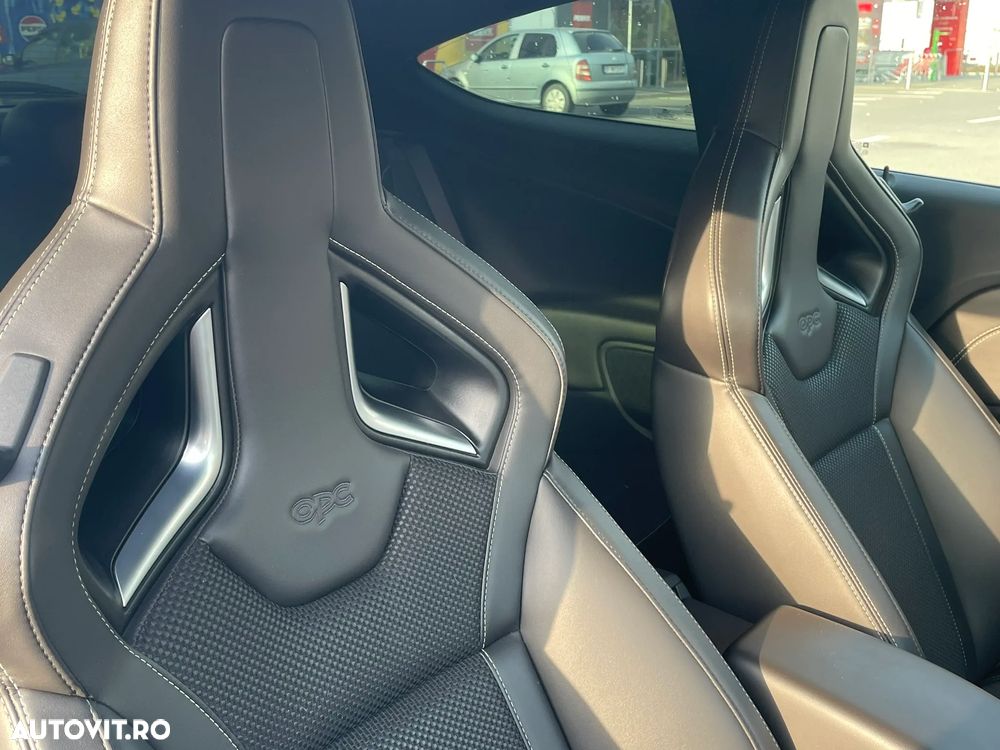 Opel Astra GTC 2.0 Turbo Ecotec Start/Stop OPC - 11