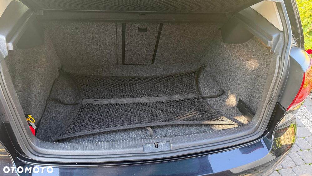 Volkswagen Golf 2.0 TDI Highline DSG - 17