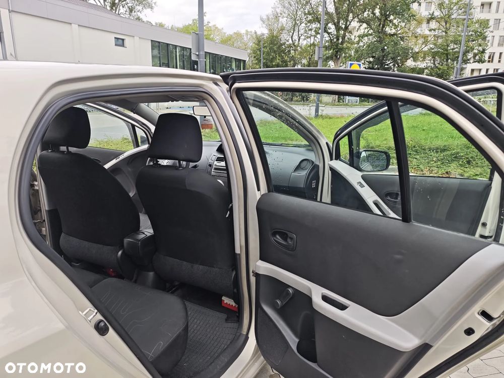 Toyota Yaris 1.0 Luna A/C - 11