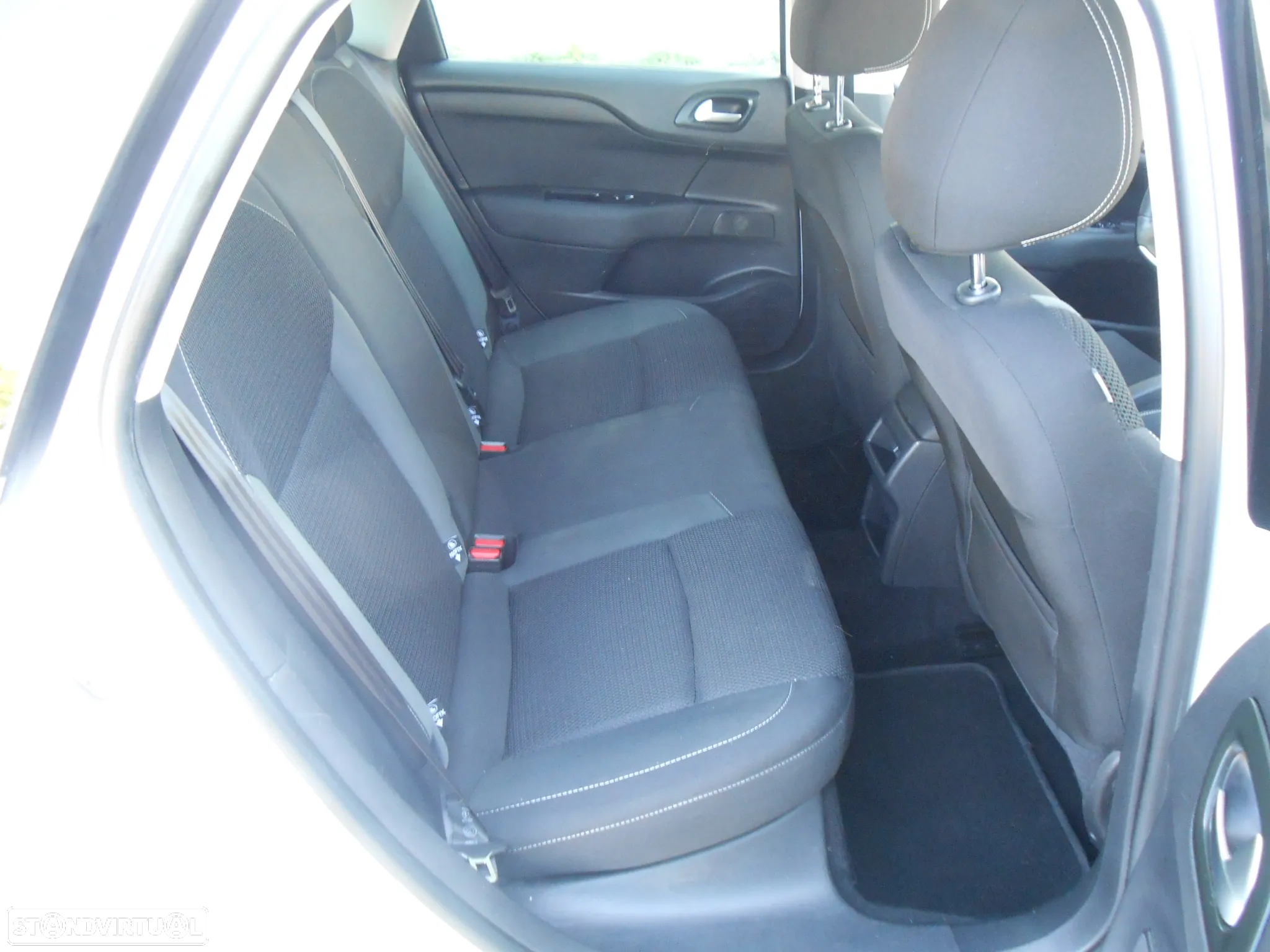 Citroën C4 BlueHDi 100 Selection - 24