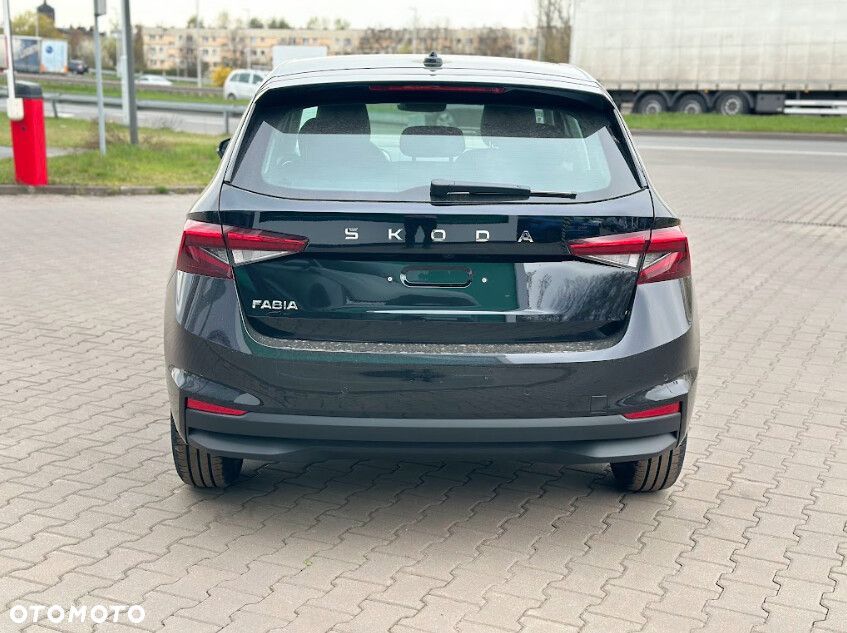 Skoda Fabia - 4