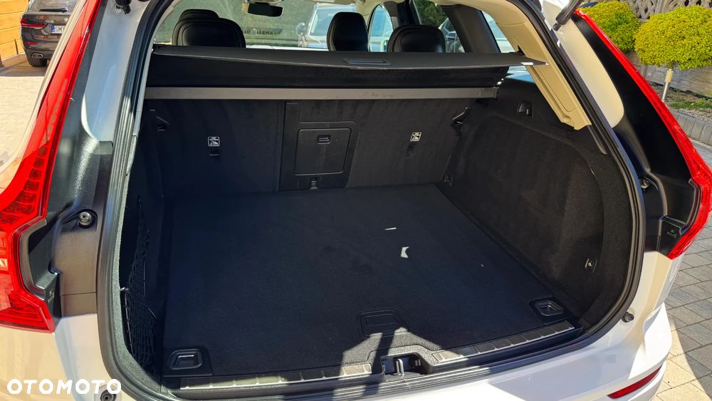 Volvo XC 60 B4 D Geartronic Momentum Pro - 29