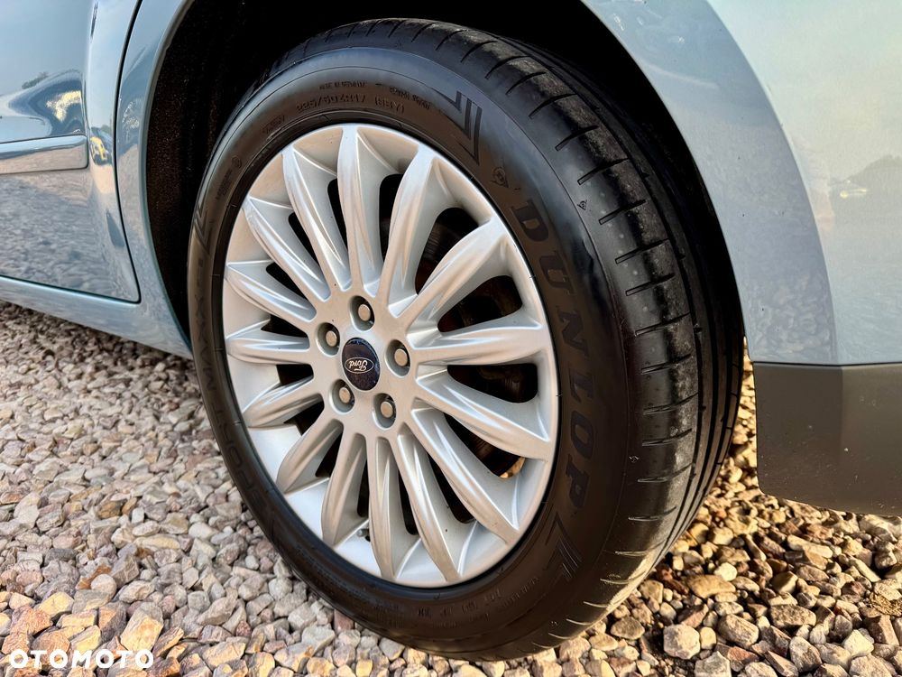 Ford S-Max - 17