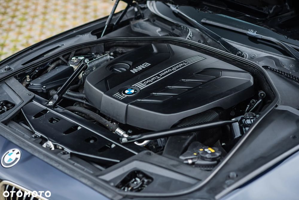 BMW Seria 5 525d xDrive - 4