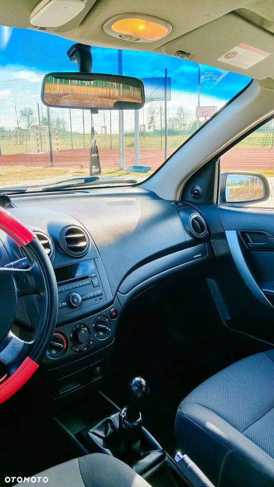 Chevrolet Aveo 1.2 16V Base / Classic - 11