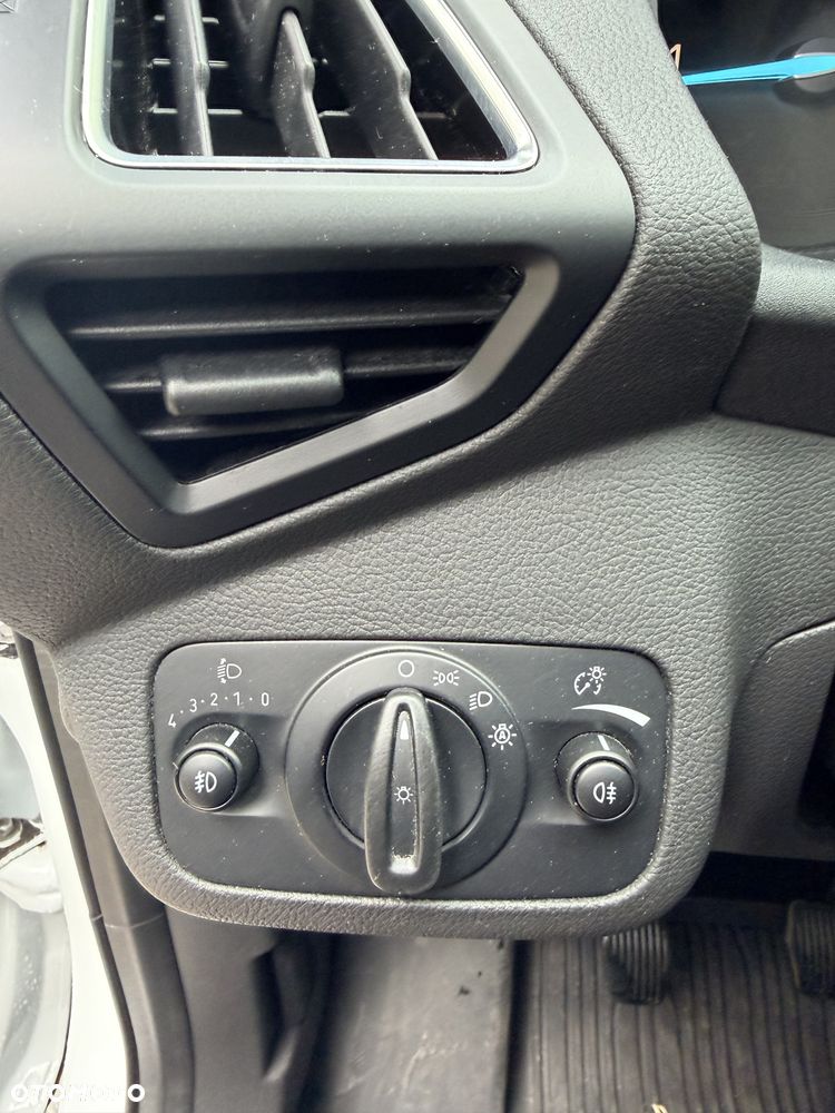 Ford Kuga 2.0 TDCi 2x4 Titanium - 26