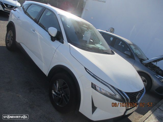 Nissan Qashqai 1.3 DIG-T AKARI - 3
