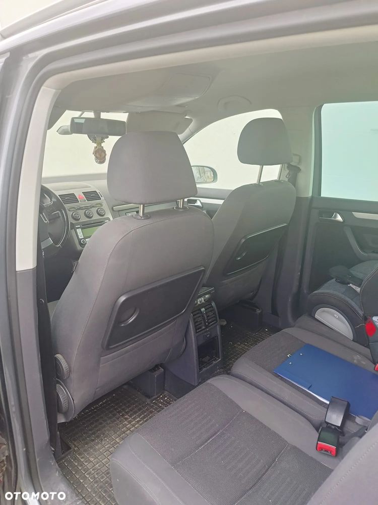 Volkswagen Touran 2.0 TDI DPF Highline DSG - 6