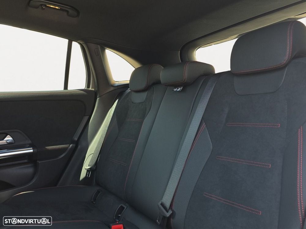 Mercedes-Benz GLA 200 - 15