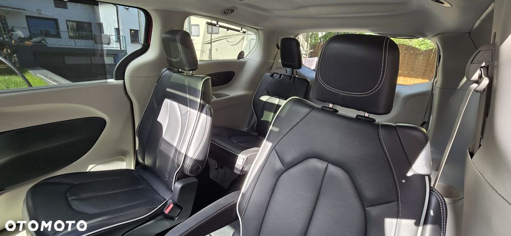 Chrysler Pacifica - 6
