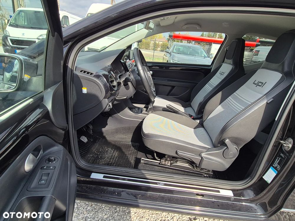 Volkswagen up! 1.0 street - 24