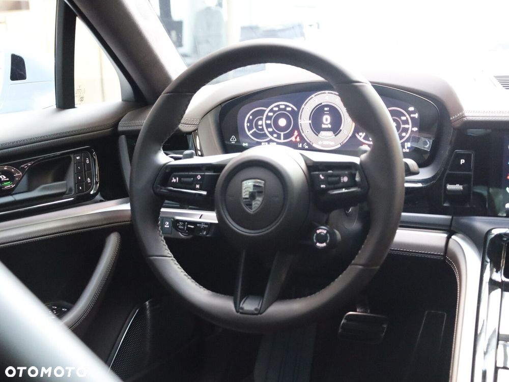 Porsche Panamera - 21