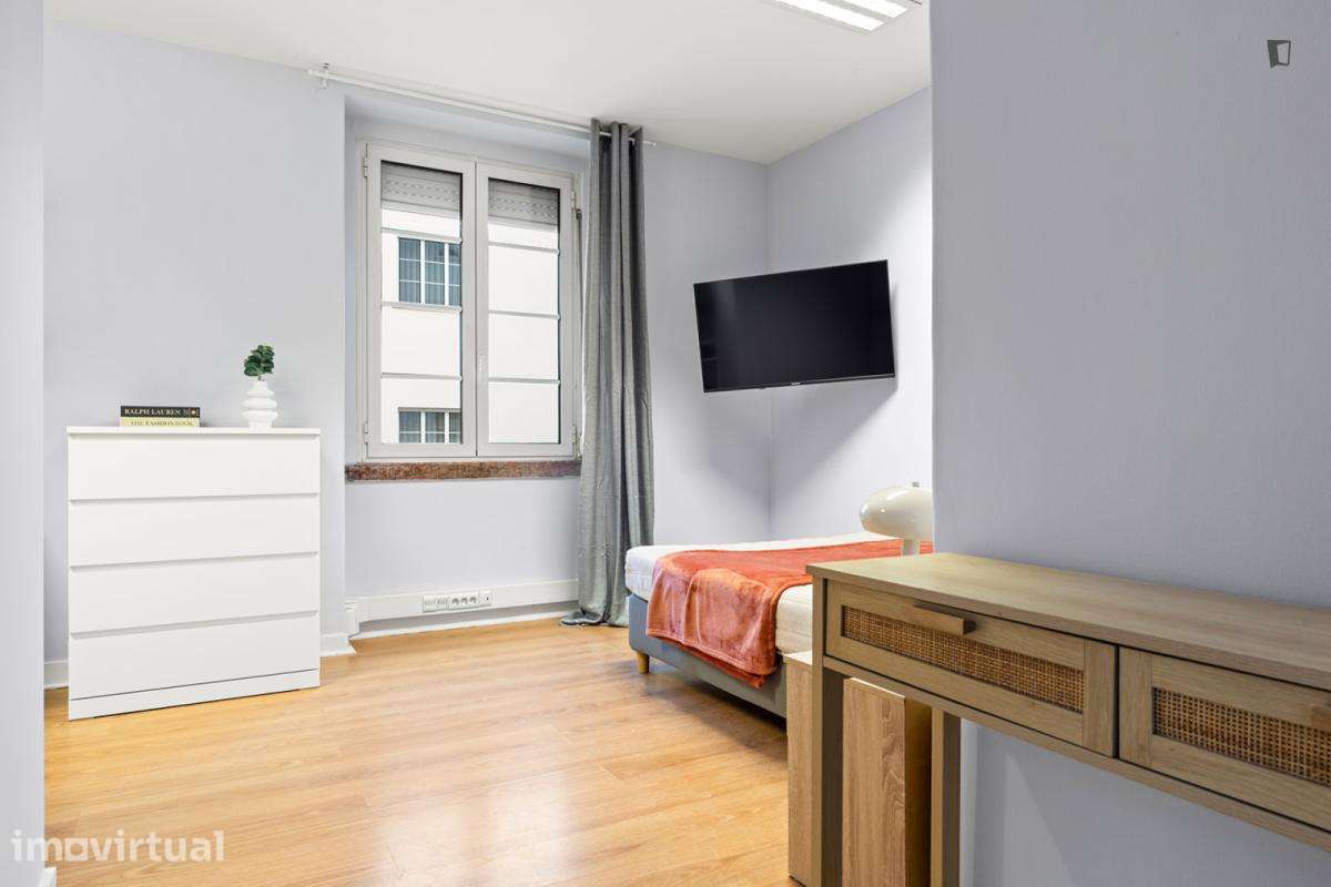 Quarto - localizado em Marquês de Pombal Lisbon - Grande imagem: 3/29