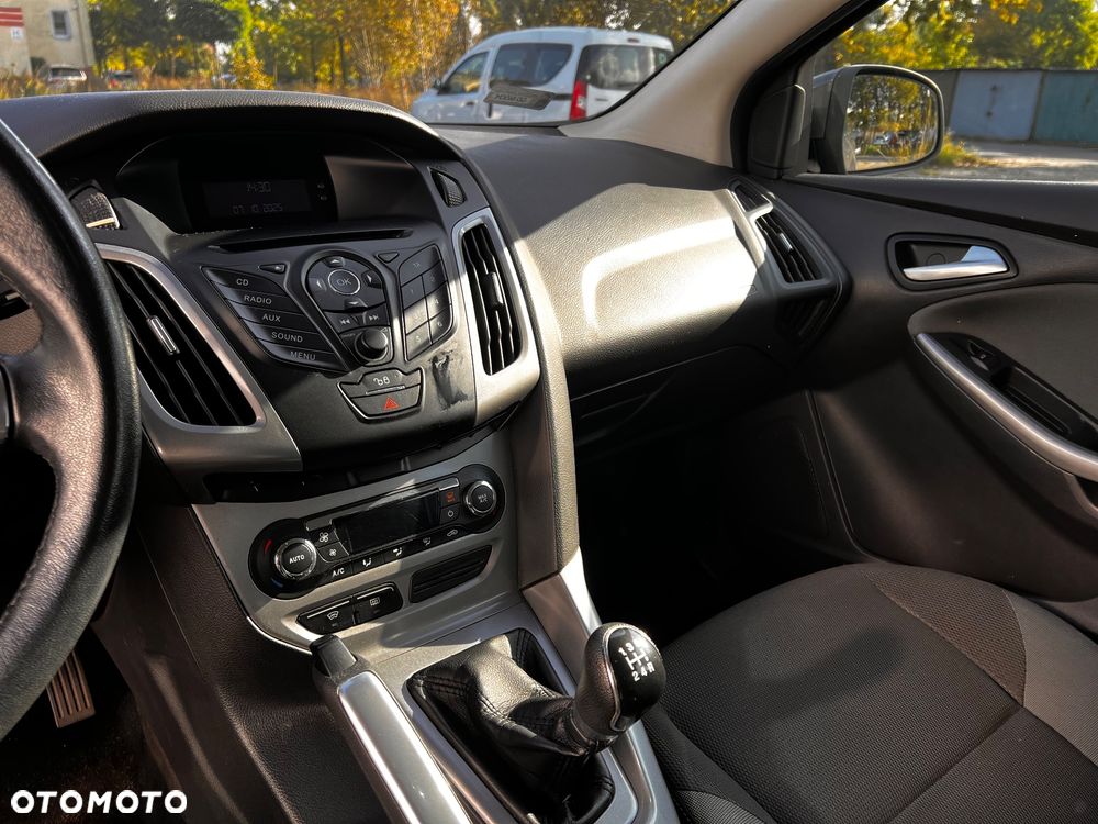 Ford Focus 1.6 Ambiente - 6