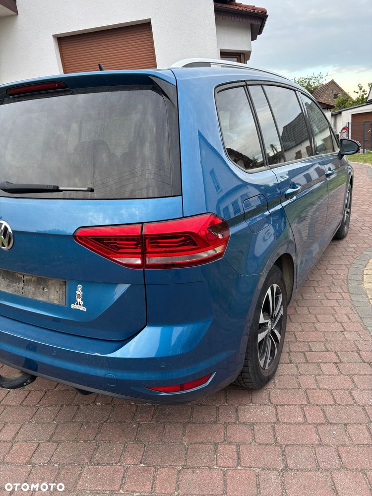 Volkswagen Touran 2.0 TDI SCR DSG IQ.DRIVE - 6