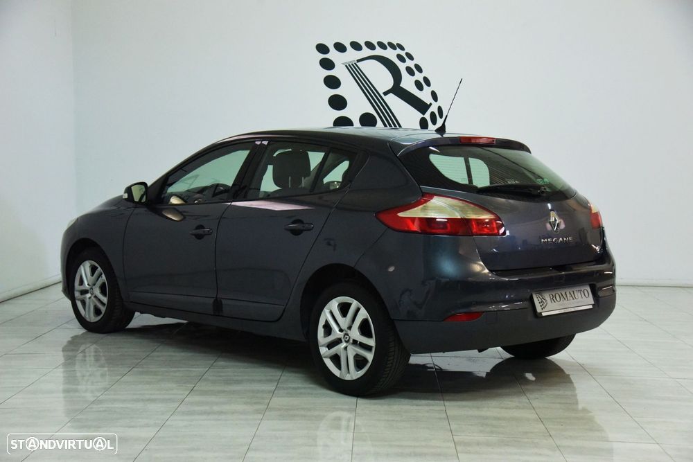 Renault Mégane 1.5 dCi Dynamique SS - 8