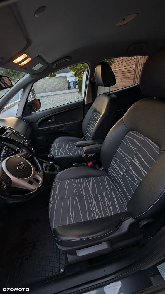 Kia Venga 1.6 Business Line - 11