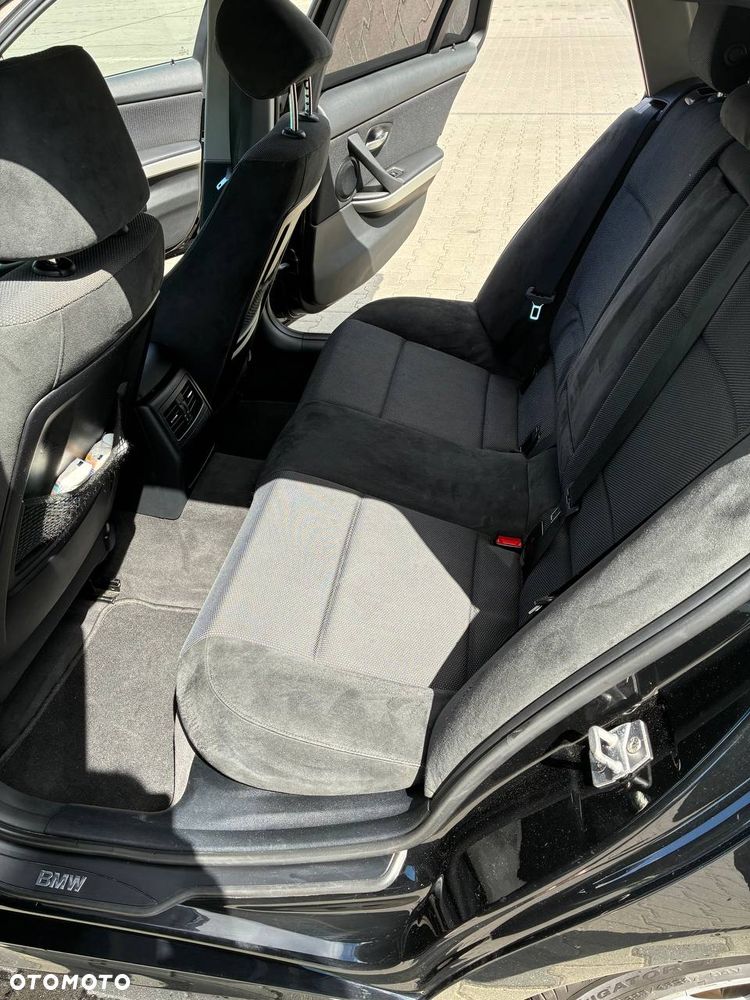 BMW Seria 3 318d - 18