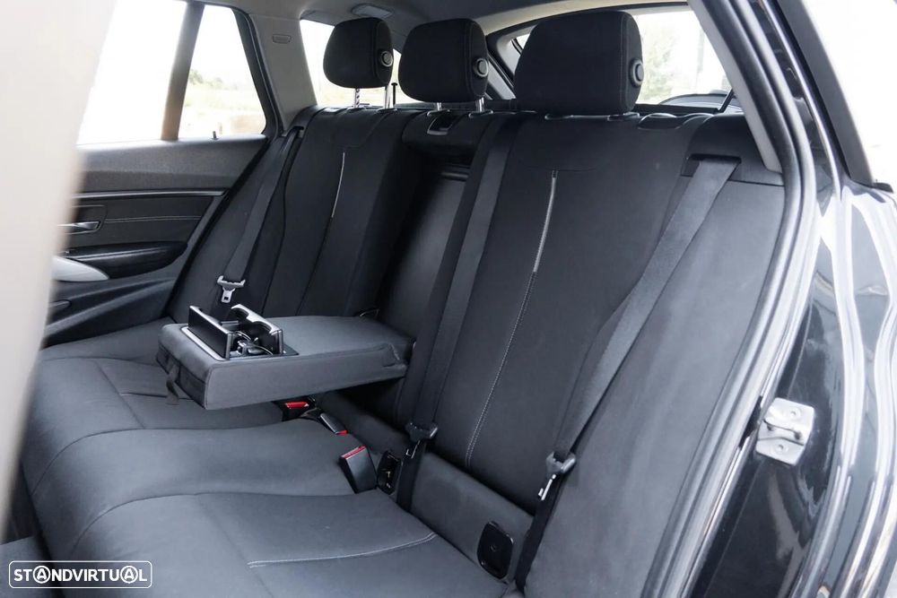 BMW 318 d Auto Line Sport - 10