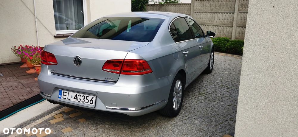 Volkswagen Passat 2.0 TDI Comfortline DSG - 4