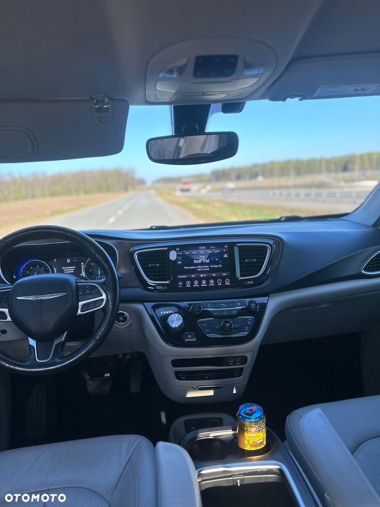 Chrysler Pacifica - 6