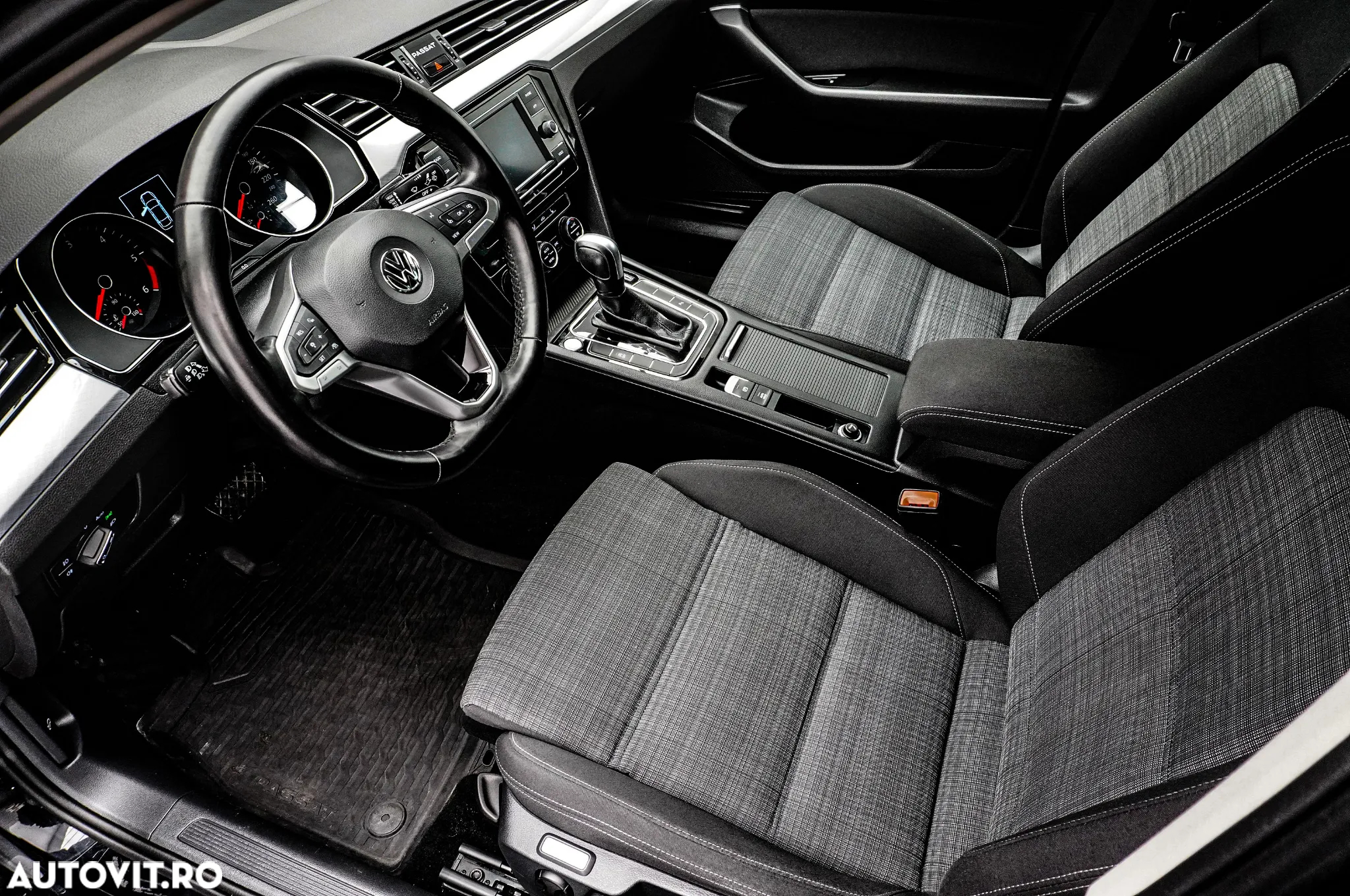 Volkswagen Passat 2.0 TDI DSG Highline - 11
