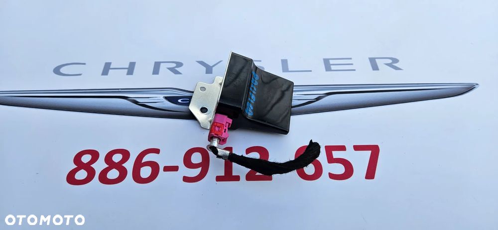 Chrysler Pacifica 2016- Moduł Antena Wzmacniacz anteny GPS Płetwa P68293977AA - 3