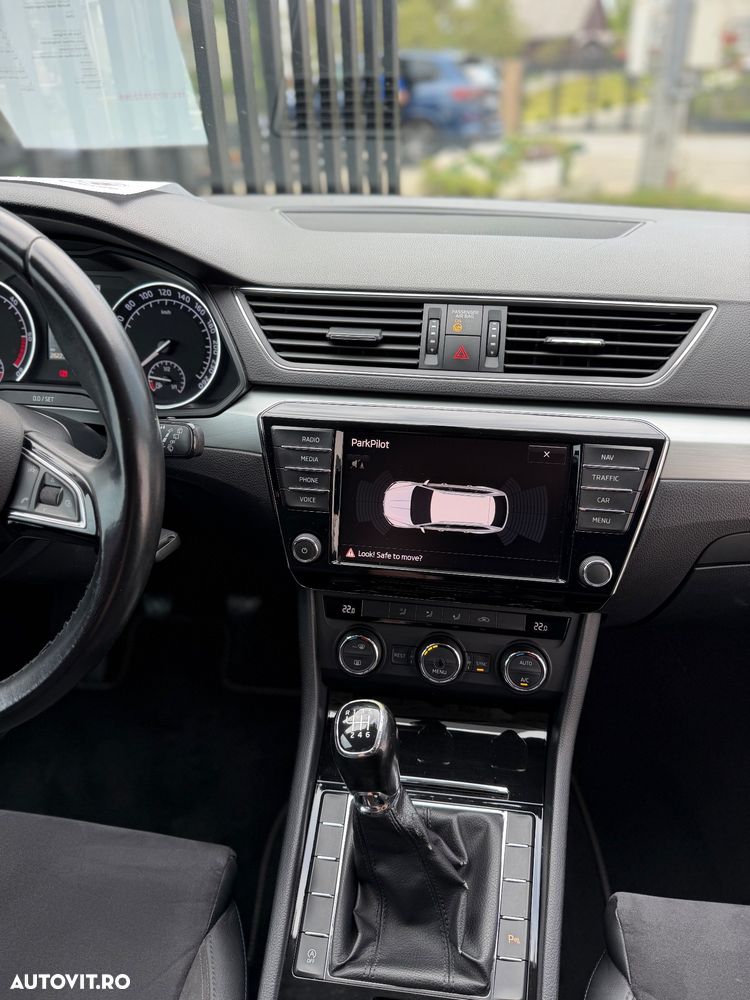 Skoda Superb 2.0 TDI Style - 6