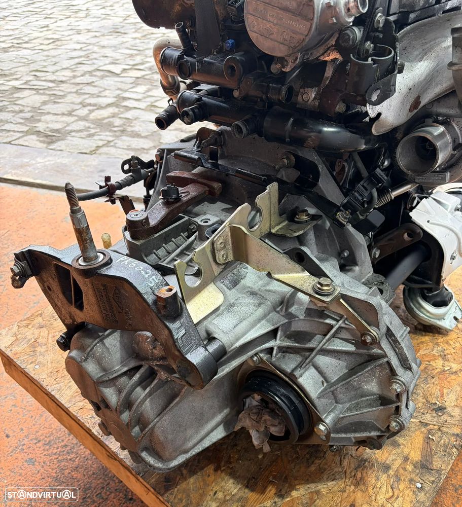 Caixa de Velocidades Renault Trafic II/Opel Vivaro 2.5 Dci Ref: PK6025