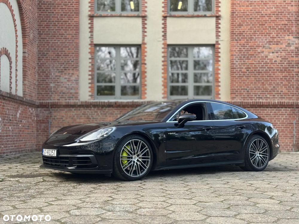 Porsche Panamera 4 E-Hybrid - 1