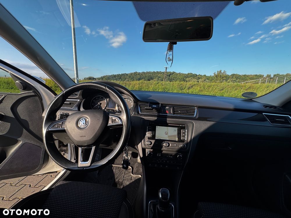 Skoda RAPID 1.2 TSI Elegance - 9