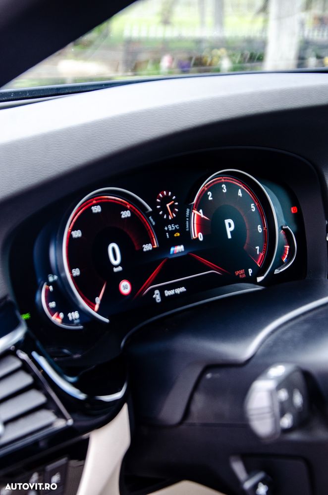 BMW Seria 5 540i xDrive AT - 24