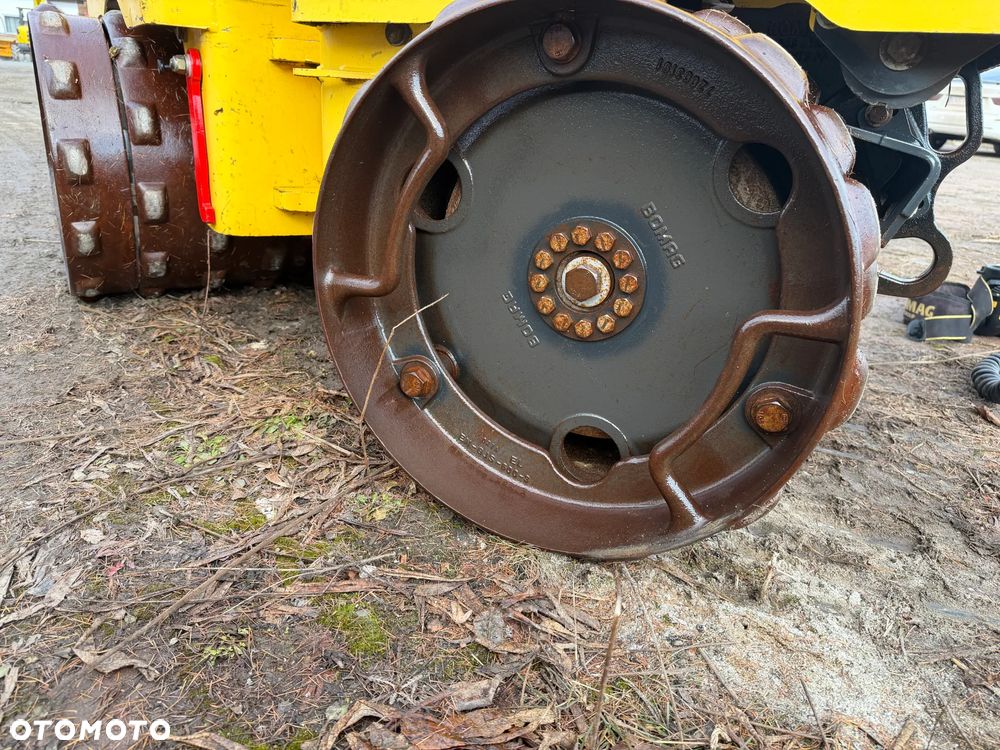 Bomag BMP 8500 Walec Łamany Okołkowany 1,6 tony Sterowany z Pilota radiowo zdalnie lub na Kabel! Silnik Kubota 3cyl. Jak Nowy Sprowadzony z Norwegii 2016r Do wykopów. Grubość kołków jak w Nowym walcu z salonu! Stan PERFEKT w Pełnym Oryginale! - 13