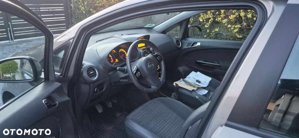 Opel Corsa 1.4 Enjoy - 11